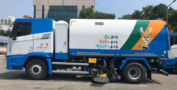 친환경연료(CNG) 분진 흡입차량 본격 운행