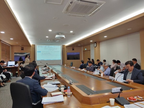 경주시가 22일 4개 출자·출연기관을 대상으로 한 ‘2018년도 경영실적 평가 실시 결과’를 경주시 출자출연기관 운영심의위원회의 심의를 거쳐 확정 발표했다.