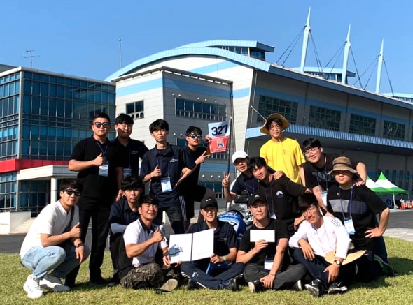 ‘2019 KSAE 대학생 자작자동차대회’에서 전기차(EV)부문 은상을 수상한 영남대학교 ‘MYEVE’ 팀