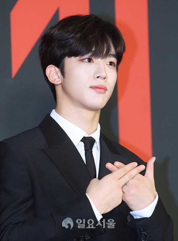데뷔 미니 1집 비상 : QUANTUM LEAP(퀀텀 리프) 발매한 엑스원(X1) 멤버 김요한