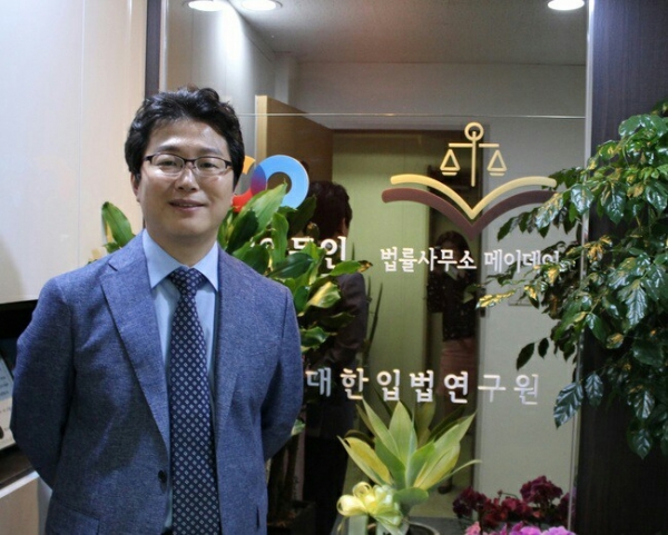 변호사 노조 측 대리인을 맡은 메이데이 유재원 변호사