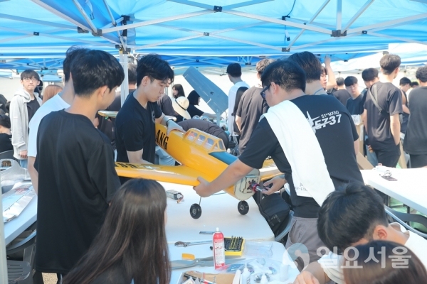 전국 대학생 자작모형항공기 대회 © 고성군 제공
