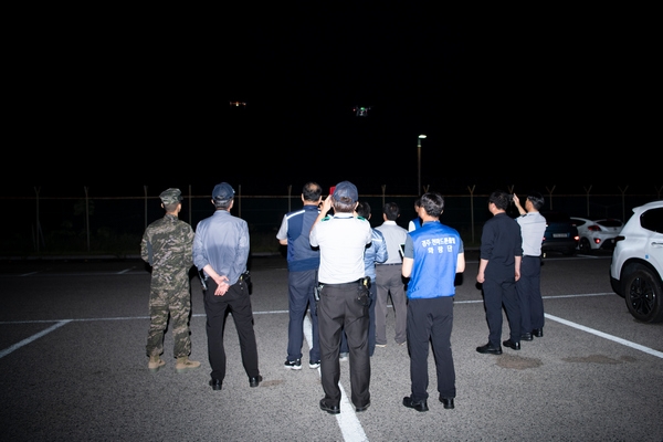 경주경찰서가 원전 주변의 드론 출몰 용의 장소에서 심야시간대 잠복 근무 및 112순찰을 강화 했다.