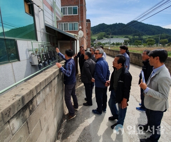 군(郡)단위 LPG배관망 지원사업 선진지 견학에 나선 주민참여협의체 위원들  © 남해군 제공