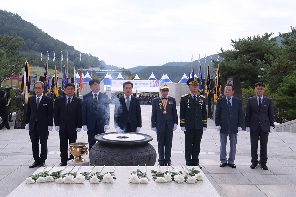 영천시가 30일 제69주년 6.25전쟁 영천대첩 기념행사를 국립영천호국원에서 거행했다.