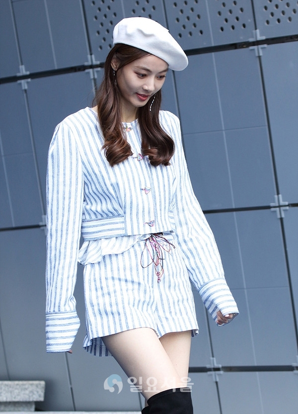 2020 S/S 서울패션위크 참석한 윤소이