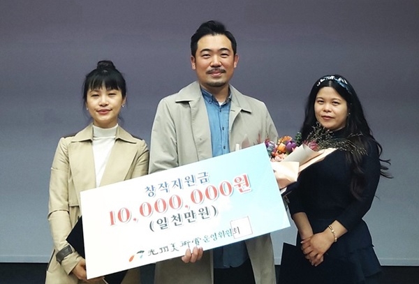 ▲조선대학교 출신 예술인인 이인성 작가가 제25회 광주미술상을 수상했다.(사진제공=조선대학교)