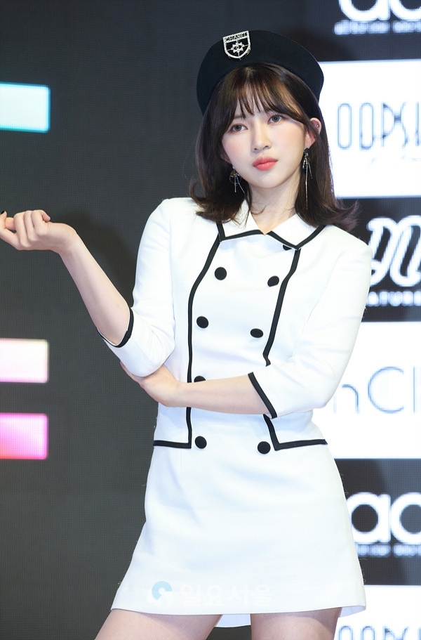 미니 2집 네이처 월드 : 코드A 발매한 네이처 멤버 로하