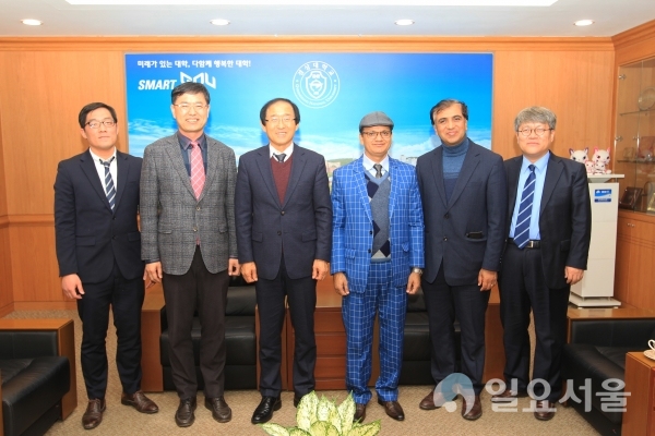경상대학교는 네팔 체육청년부(Ministry of Youth & Sports) 산하 NYC(National Youth Council) 사무총장과 주한네팔인협회 회장을 12월 4일 경상대학교에 초청하여 상호 협력 방안을 논의했다. @ 경상대학교 제공