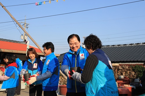 완도군, 사랑의 연탄 나눔 봉사활동 실시 (3)