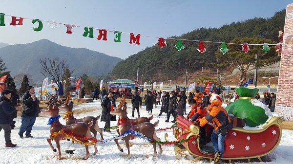 봉화 분천역 산타마을.