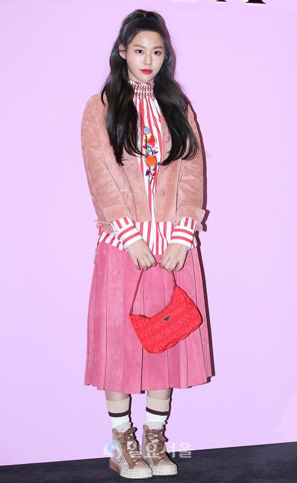 프라다 행사 참석한 AOA 설현