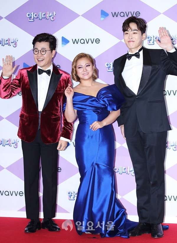 2019 SBS연예대상 포토월 행사에 참석한 김성주-박나래-조정식