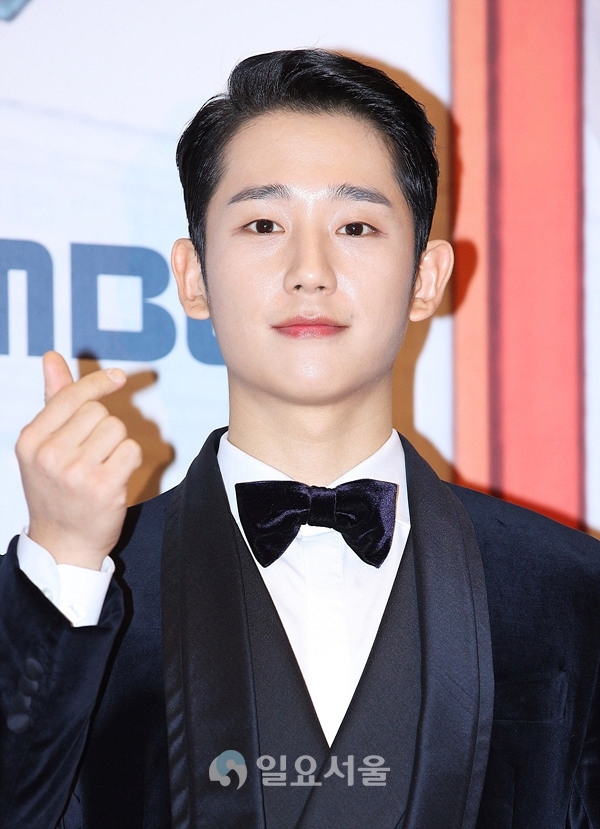 2019 MBC연기대상 포토월 행사에 참석한 정해인