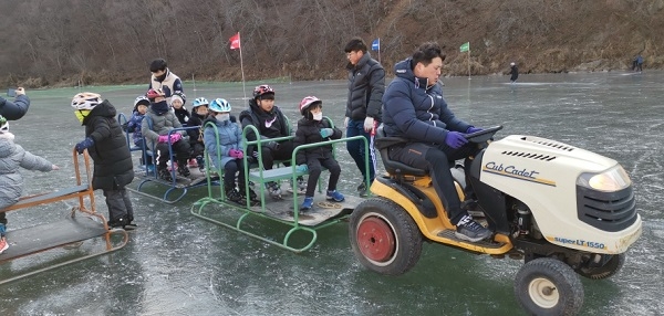 영양읍 현리 빙상장.