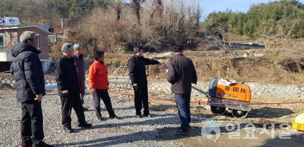 박영화 마산합포구청장 직무대리가 3일 오후, 주요 현안 사업장을 방문해 사업 추진상황을 점검하고 사업장 안전 조치사항 등을 점검했다. @ 창원시 제공
