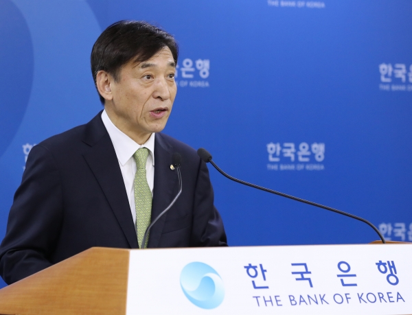 이주열 한국은행 총재가 지난달 30일 오전 서울 중구 한국은행 기자실에서 통화정책방향을 설명하고 있다. 금융통화위원회는 한국은행 기준금기를 1.50%에서 1.75%로 0.25%p 상향 조정 했다. 