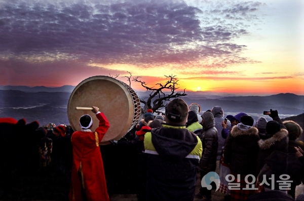 정취암일출 @ 산청군 제공