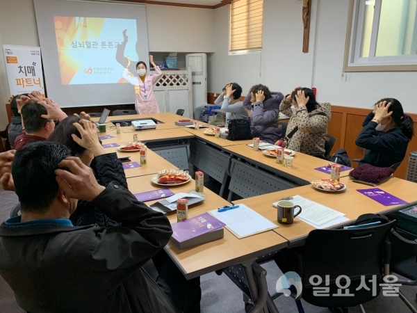 진주지역자활센터에 찾아가는 치매선별검사 @ 진주시 제공
