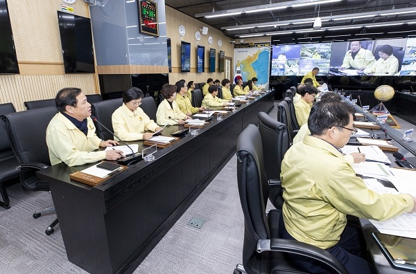 경북도의회 행정보건복지위원회 코로나19감염증 상황실 방문.