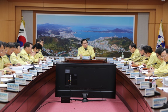 완도군, 신종 코로나바이러스 확산 방지 대책 회의의 모습