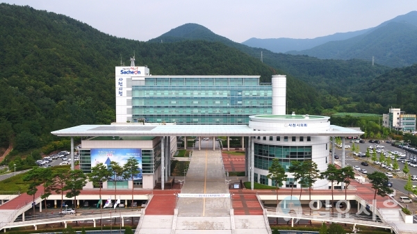 사천시청 전경