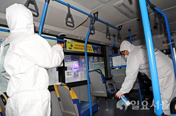 군내버스 내부 방역 @ 함양군 제공