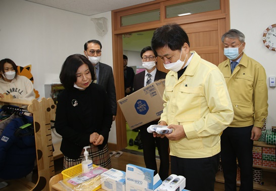장석웅 전남교육감이 송현유치원을 방문했다.