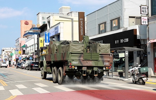 군장비와 병력지원 다중이용 시설 집중방역.
