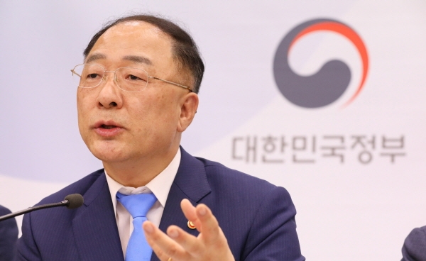 홍남기 경제부총리 겸 기획재정부 장관 [뉴시스]