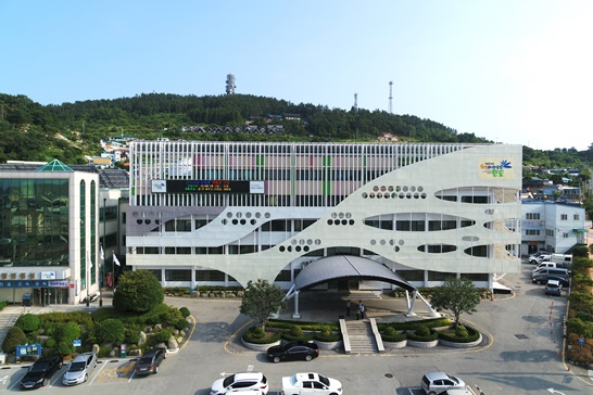 전남 완도군청의 전경