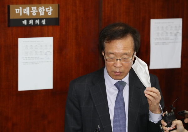 이석연 미래통합당 공천관리위원회 위원장 직무대행. [뉴시스]
