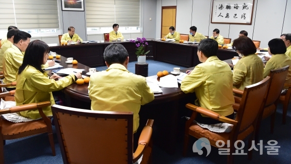 조규일 시장 주재로 22일 오전 10시, 대책회의를 개최했다. @ 진주시 제공