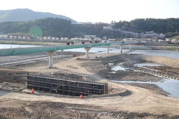 형산강 남과북 연결 상생인도교.