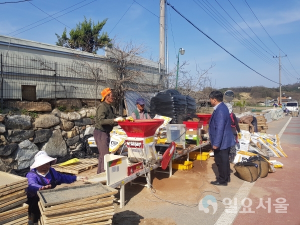 볍씨파종작업 @ 함양군 제공