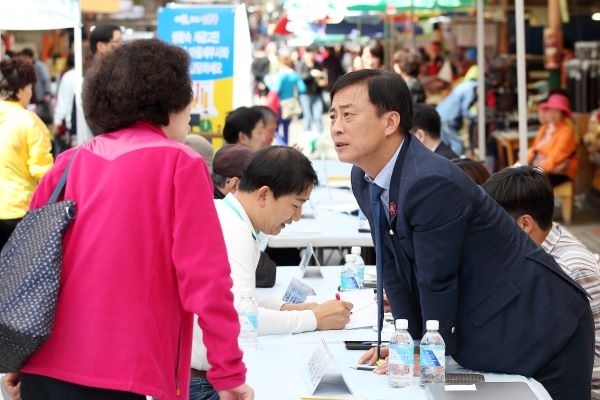 1일 현장소통민원실(이강호 구청장)