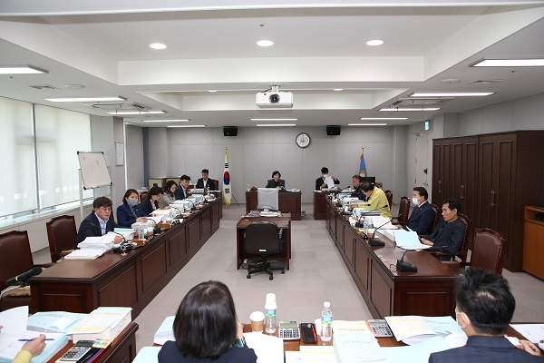 포항시의회 예산결산특별위원회 2020년 제1회 추경예산안 심사.
