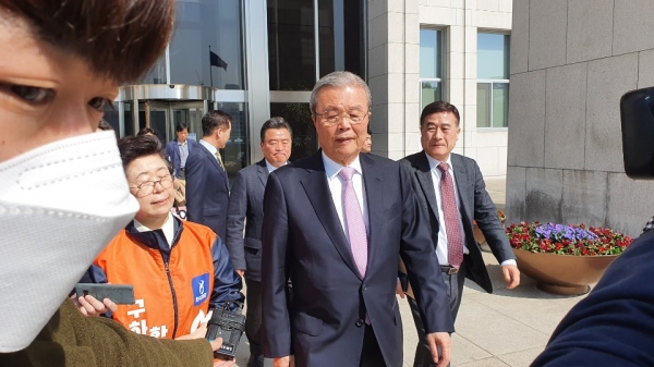 김종인 미래통합당 총괄선거대책위원장 만난 이은재 의원 [뉴시스]