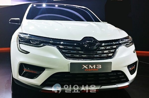 르노삼성차가  최단 기간 1만대 판매를 달성한 XM3, 르노삼성이 결별하면 앰블럼이 '르노' 마크로 바뀌게 된다. [일요서울]