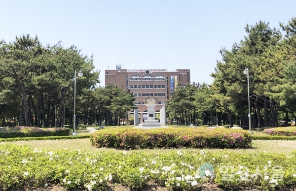 경상대학교 중앙도서관 전경 @ 경상대학교 제공