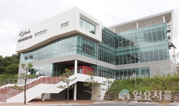 함안군립 칠원도서관 전경