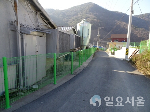 경상남도가 양돈농가를 대상으로 ‘야생멧돼지 침입방지 울타리 설치 지원 사업’을 추진한다. @ 경상남도 제공