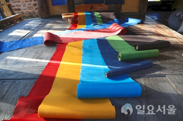 산청군 단성면 남사예담촌 천연염색 작품