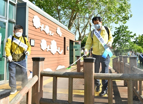 읍면동 행정복지센터, 문화체육시설, 박물관 및 도서관 등에 대청소 및 방역소독 실시 ‘클린&안심 경북’캠페인.