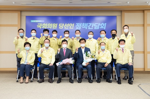 국회위원 당선인 간담회(단체사진).