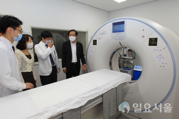 학교기업 경상대학교 동물의료원(원장 유도현)은 최근 캐논사의 ‘아퀼리온 160(Aquilion Lightning 160) CT’를 도입해 본격적인 가동에 들어갔다.