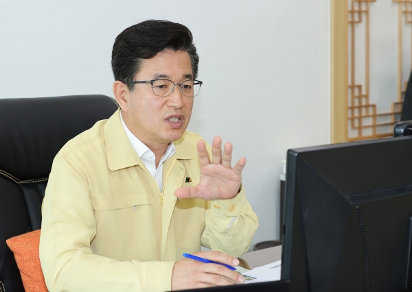 8일 허태정 대전시장은 주간업무 PC영상회의를 열고 제21대 국회에 박병석 국회의장을 비롯해 의장단에 충청권 인사가 대거 포진한 것을 시정 발전의 기회로 만들어야 한다고 강조하고 있다.