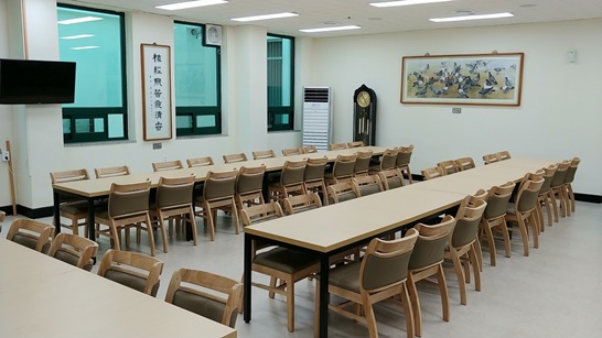 구내식당 개전후 사진