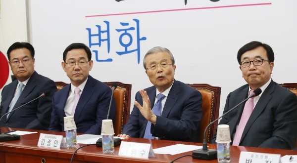 김종인 미래통합당 비상대책위원장이 10일 서울 여의도 국회에서 열린 비상대책위원장 중진의원 회의에서 발언하고 있다. 2020.06.10.[뉴시스]