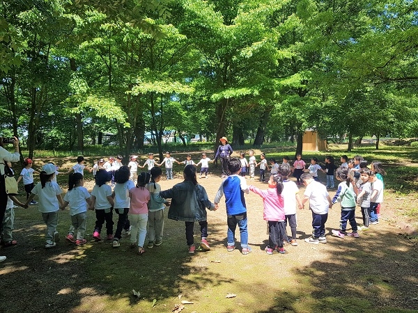 의성군 사회적기업 (주)제월아트체험센터가 체험교육을 하고 있다.